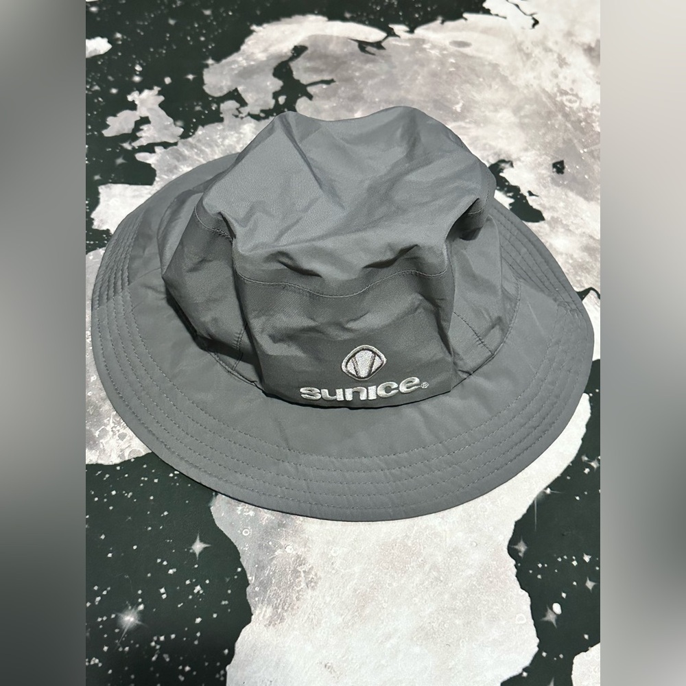 Sunice Gore-Tex Mesh Lined Grey Bucket Hat